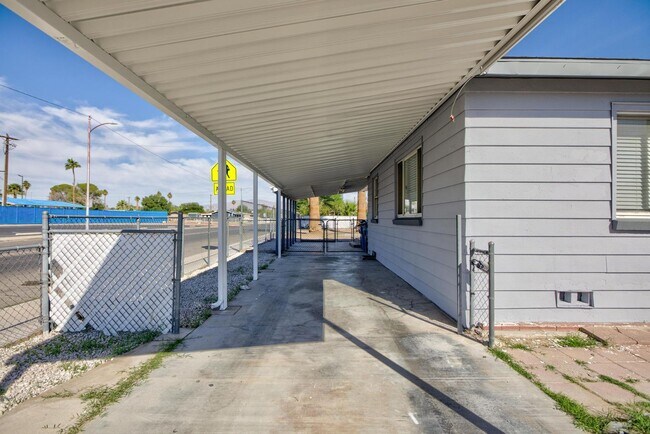 Foto del edificio - Spacious 4 bedroom, 2 bathroom home located in North Las Vegas