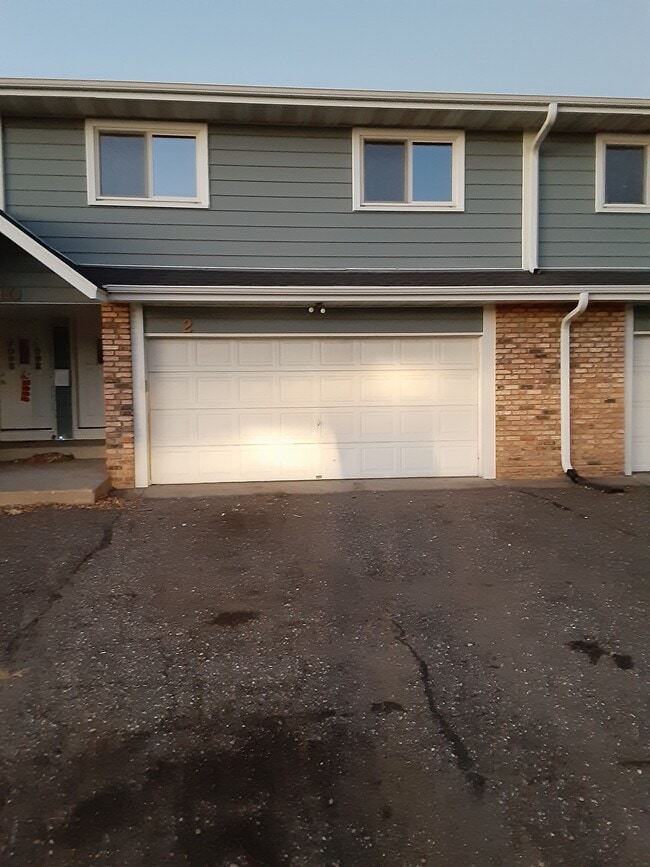 Building Photo - 210 Leighton Dr