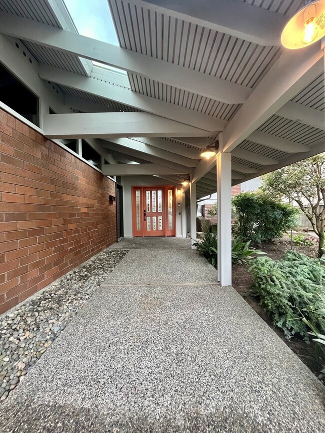 Front Entry - 16736 Shore Dr NE