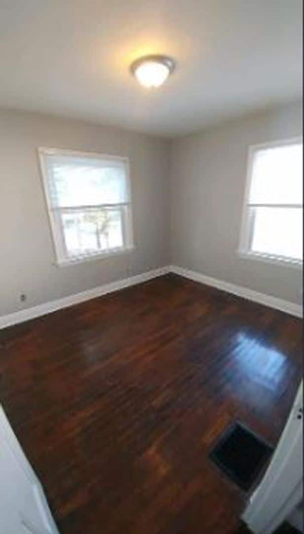 Building Photo - 119 Bermuda Ave
