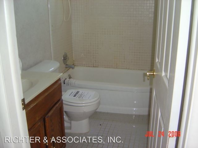 Building Photo - 812 Denice St