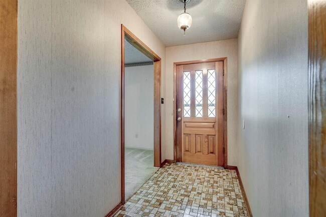 Foto del edificio - 1530 N Valley Pkwy