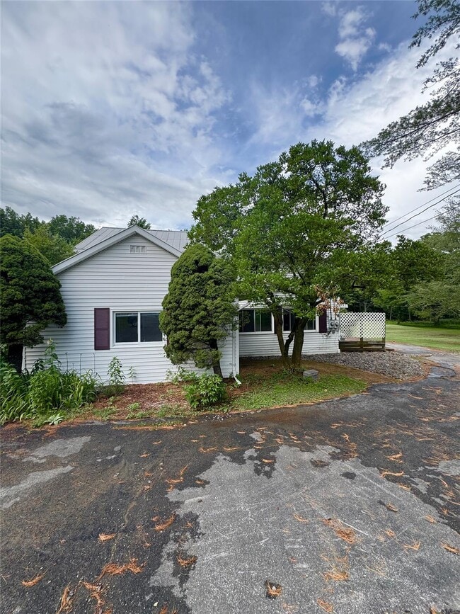 Building Photo - 30 Schoonmaker Ln