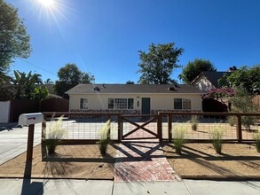 Building Photo - 5609 Radford Ave