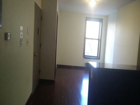 Building Photo - 250 Hoyt St