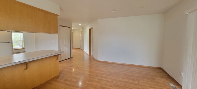 Building Photo - 3267 NE Grandhaven Dr