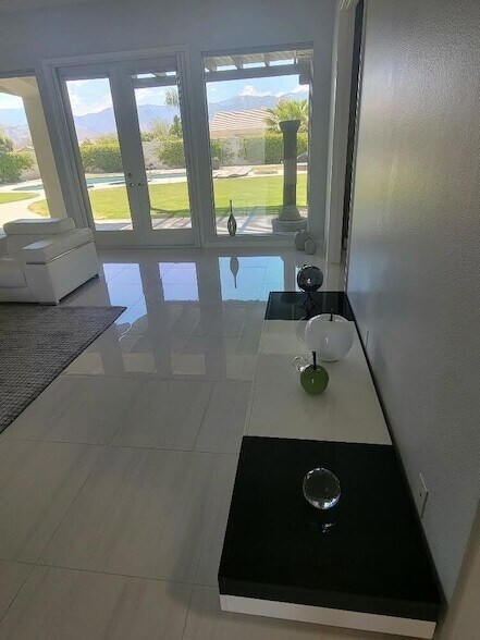 Foto del edificio - 5 Curie Ct