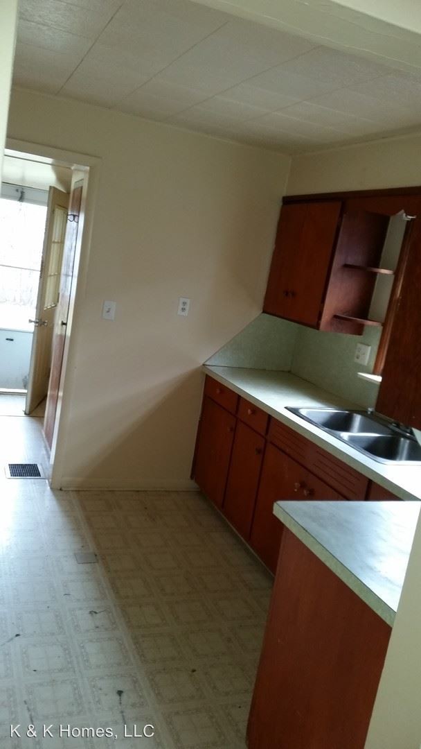 Foto del edificio - 342-344 N Charles St