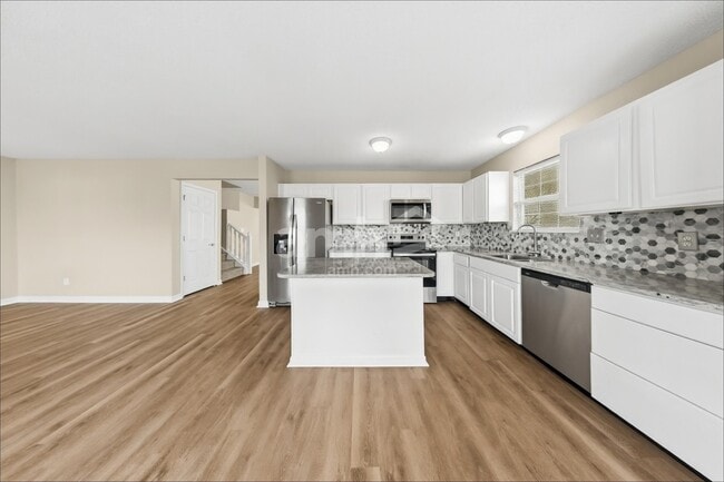 Building Photo - 9718 Treyburn Green Way
