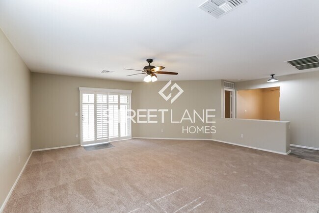 Building Photo - NOW OFFERING FIRST FULL MONTHS RENT FREE!