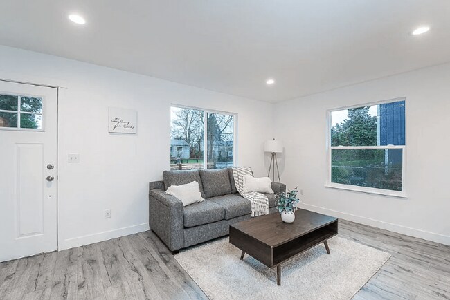 Foto del edificio - 1018 E 56th St