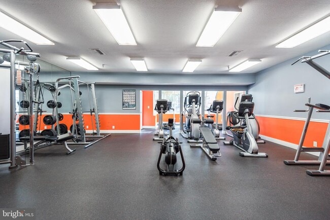 Foto del edificio - 3313 Wyndham Cir