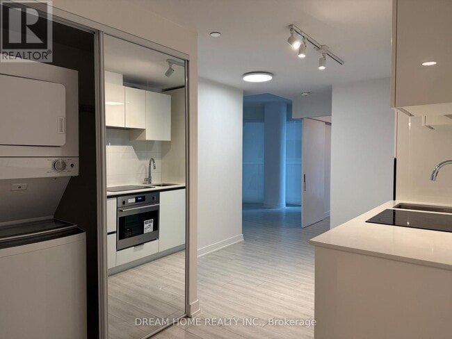 Photo du bâtiment - 230 Simcoe St