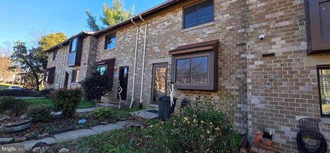 Building Photo - 6974 Knighthood Ln