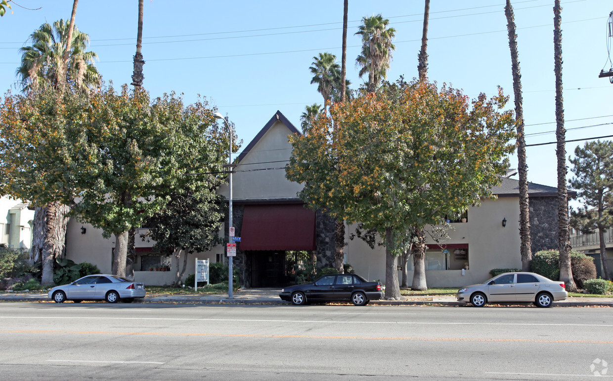 Primary Photo - 7260 De Soto Apartments