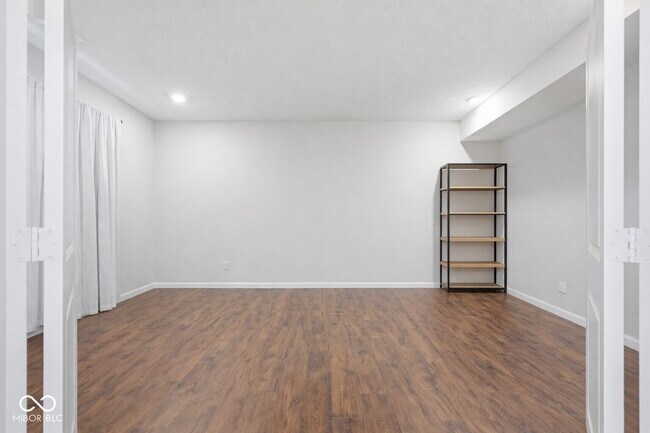 Foto del edificio - 7683 Fairwood Blvd