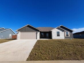 Building Photo - 147 La Vista Dr