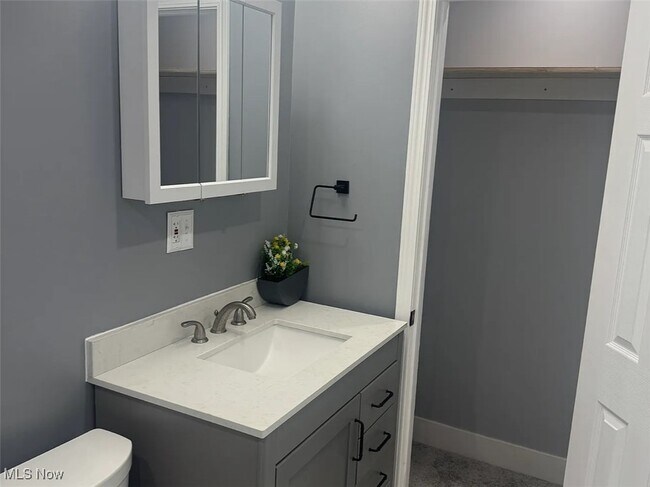 Foto del edificio - 7843 Emery Cir