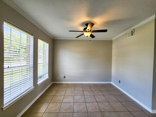 Foto del edificio - 2412 N Mission Cir