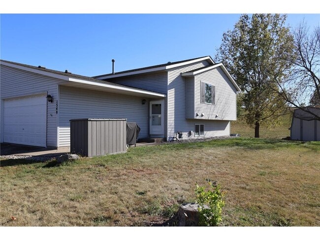 Building Photo - 1549 McIntosh Cir