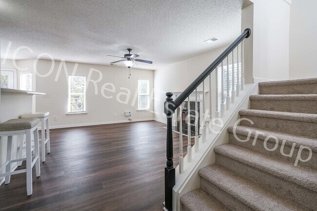 Foto del edificio - 2/2.5 end unit townhome in Woodstock
