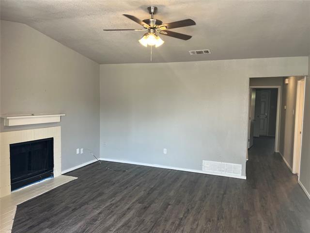 Foto del edificio - 731 Woodland Ct