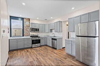 Building Photo - 821 23rd St