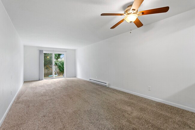 Building Photo - Fairway Apartments
