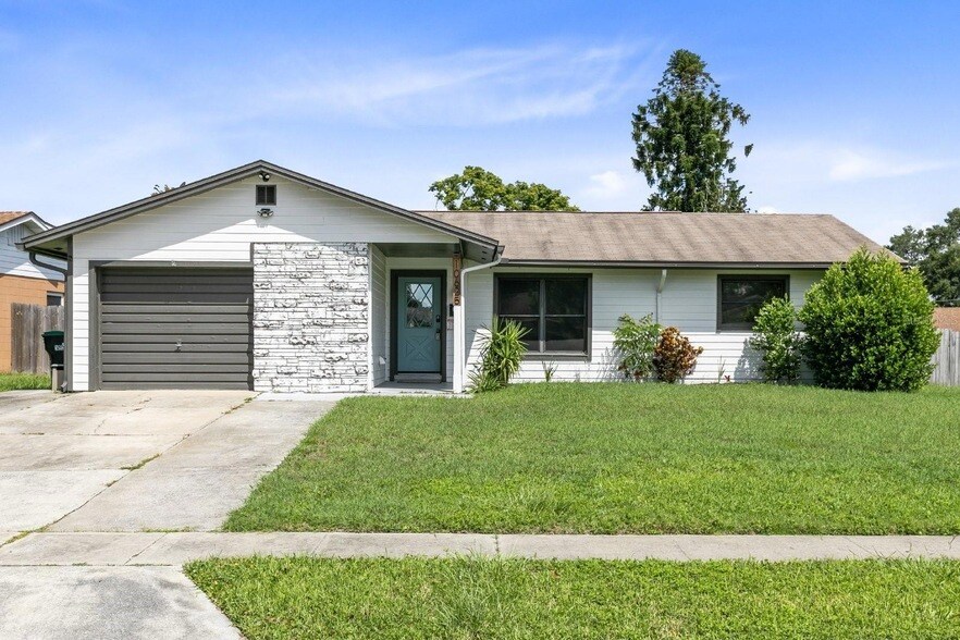 Foto principal - 10625 Bresslyn Blvd