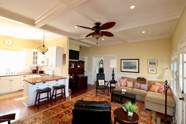 Building Photo - 8 William St