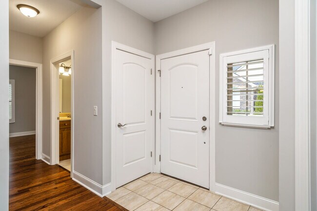 Foto del edificio - 4935 Willow Bluff Cir
