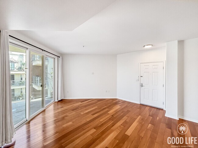 Building Photo - Beautiful 1BD/1BA Condo in Little Italy W/...