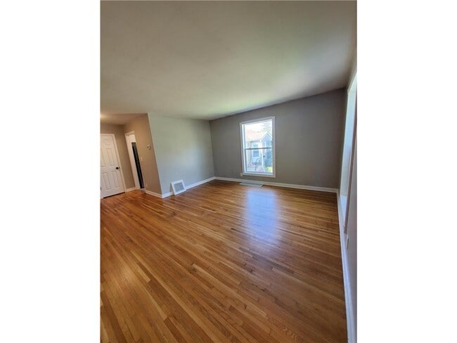 Foto del edificio - 1408 Lake St NE