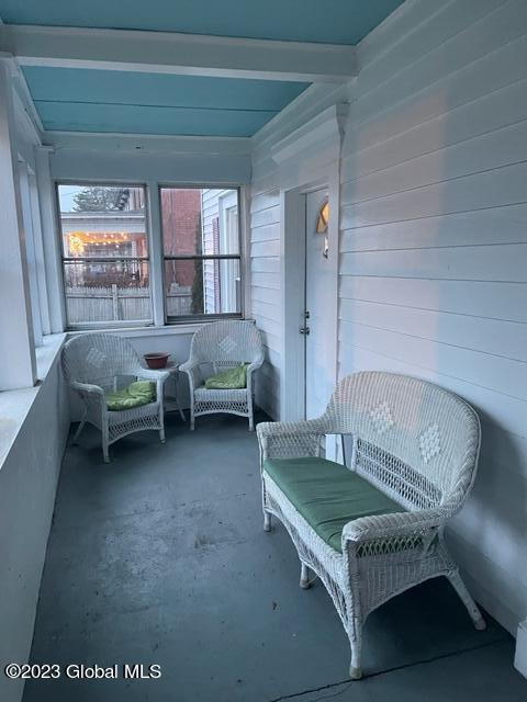 Foto del edificio - 715 Hudson Ave