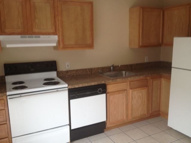Building Photo - 970 Village Dr