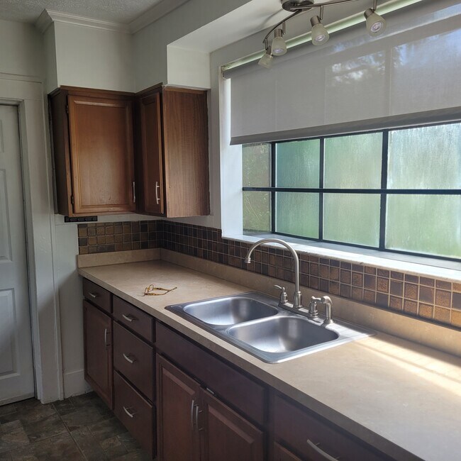 Updated kitchen bay window - 3812 Walsh St