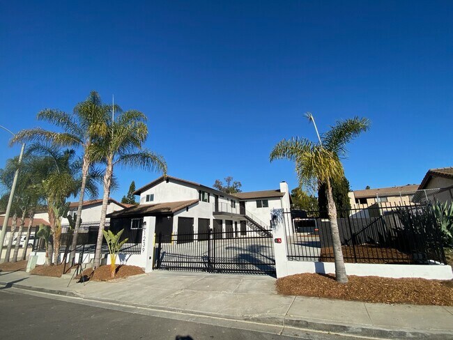 Building Photo - 1239 N Citrus Ave