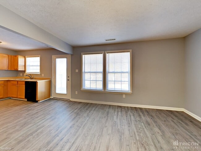 Building Photo - 839 Littleton Dr