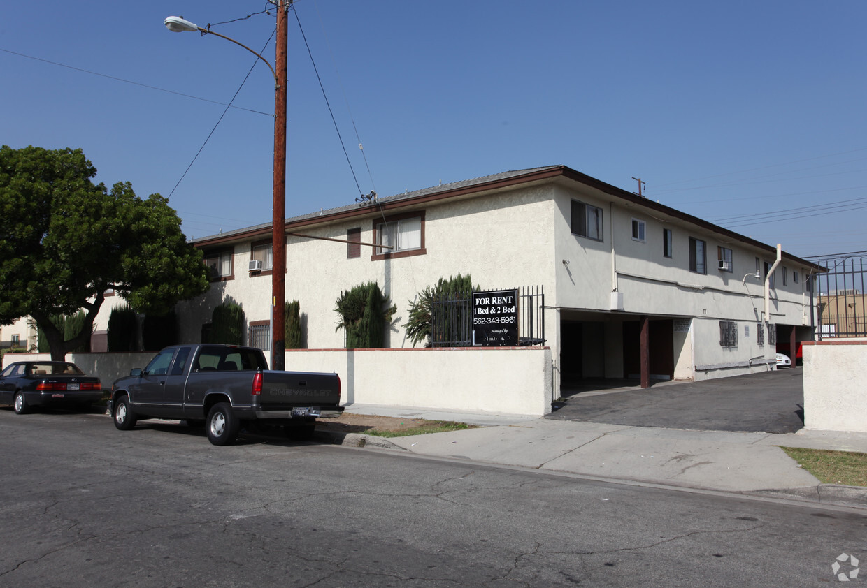 Building Photo - Sunshine Apartments