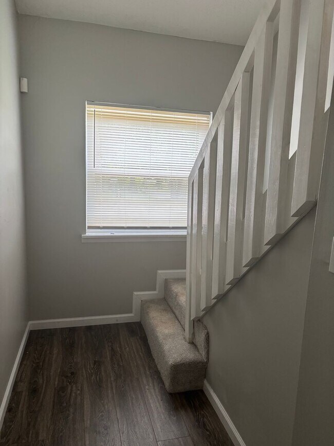 Foto del edificio - 2711 Clayton Dr NW