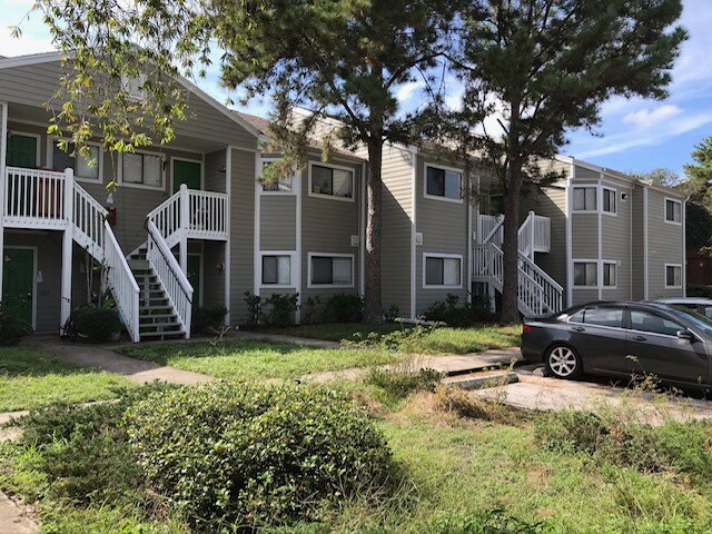 Building Photo - 7298 Ulmerton Rd