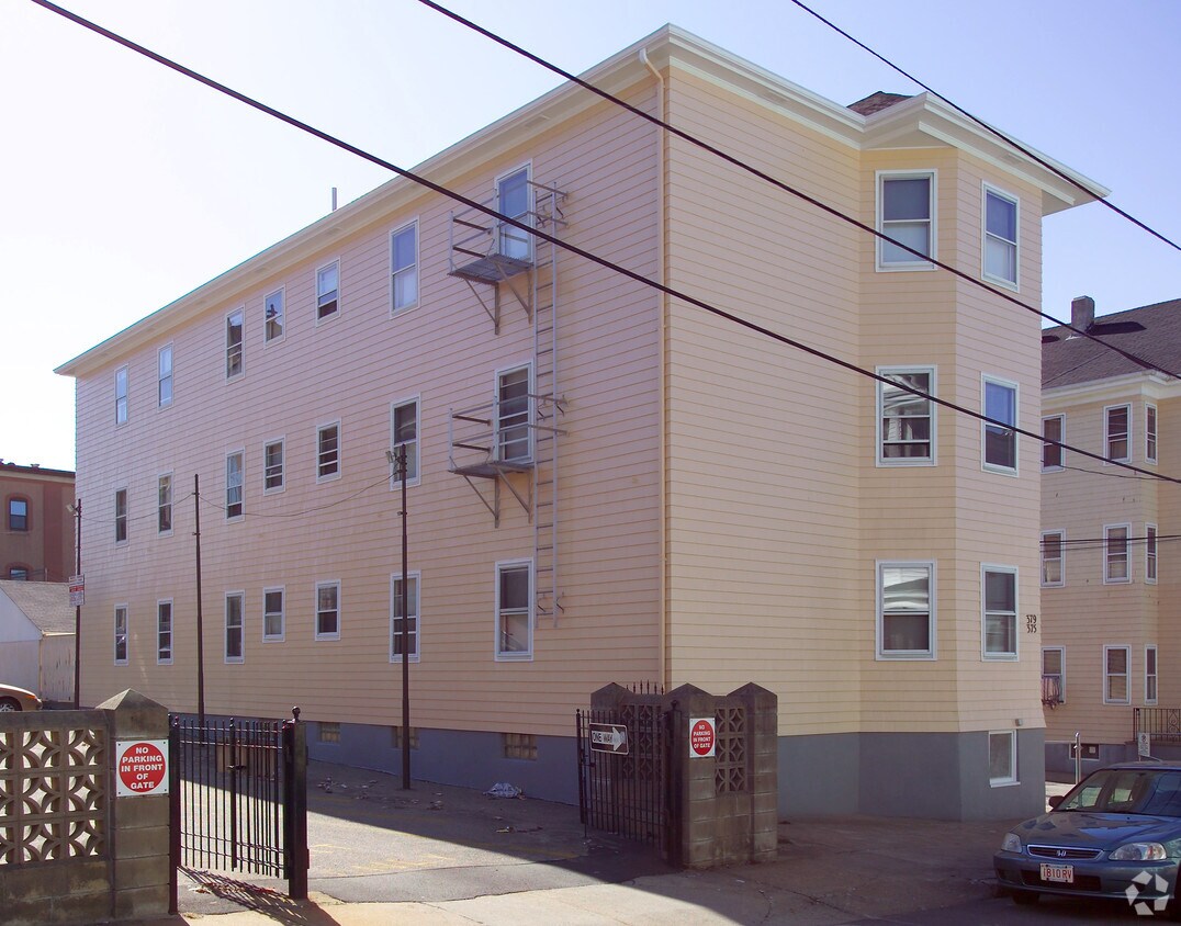 Foto del edificio - 379 Ferry St
