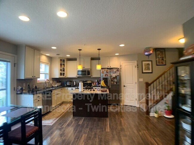Foto del edificio - 3467 Chestnut Ln