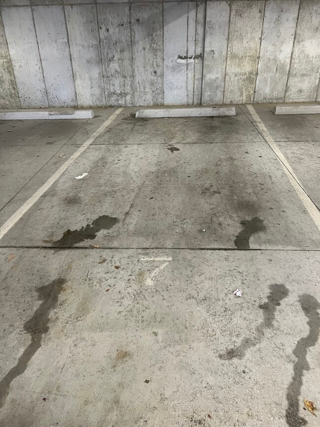 Parking spot #7 - 806 Olympic St