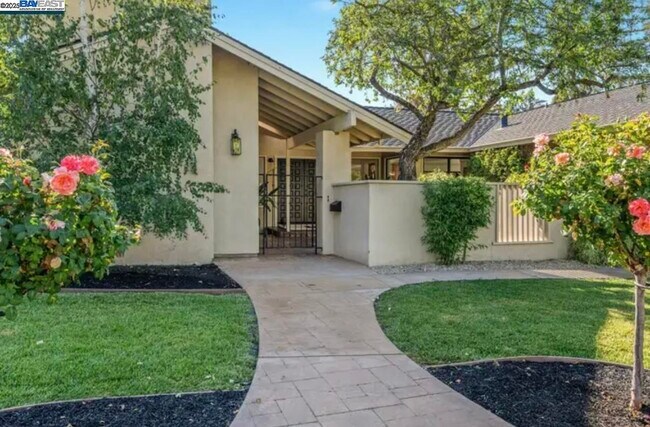 Building Photo - 131 Clover Hill Ct