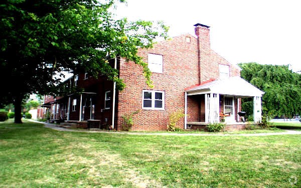 Building Photo - 1687-1697 Northwest Blvd