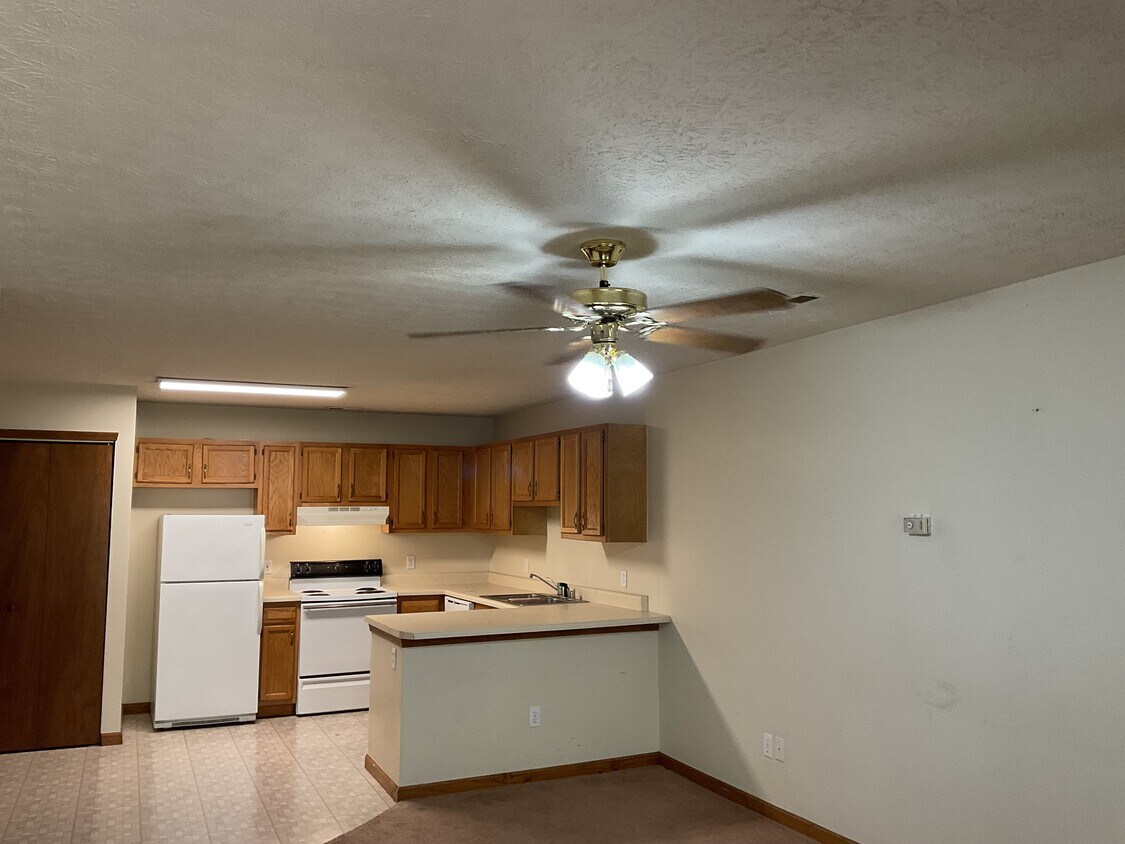 Foto del edificio - 900 Pepper Tree Ln