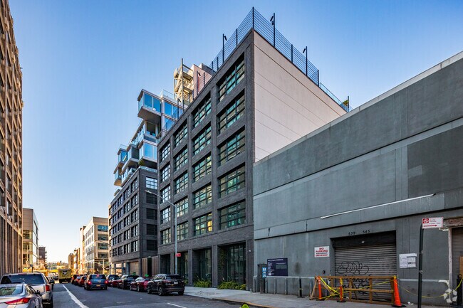 Building Photo - The West Residence Club