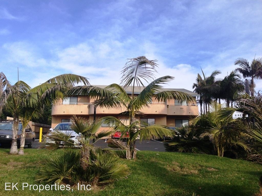 Primary Photo - 1075 N Vulcan Ave