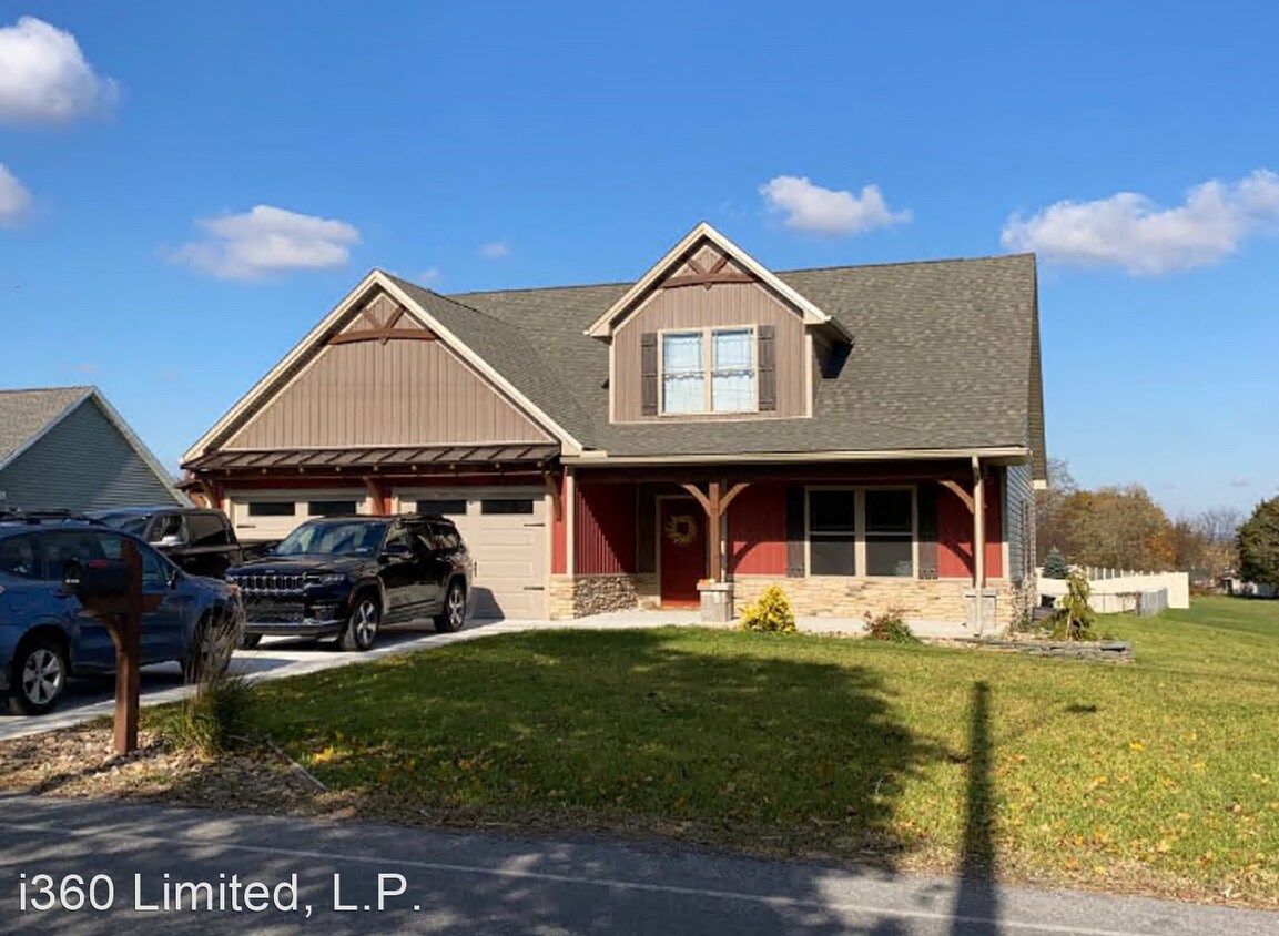 Primary Photo - 3 br, 2.5 bath House - 105 Cleversburg Rd